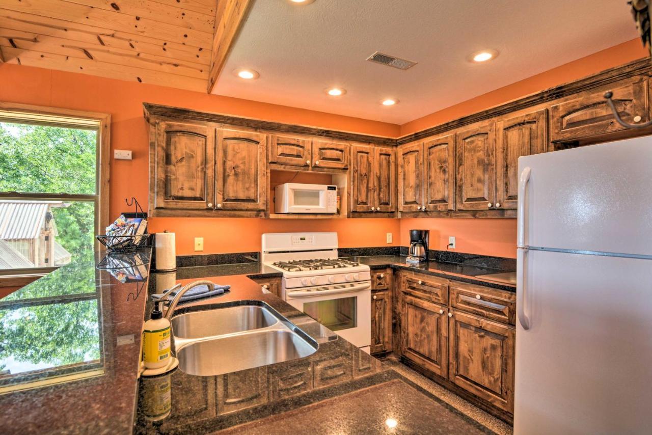 Spacious Log Cabin With Fire Pit And Game Room! Eureka Springs Exterior foto